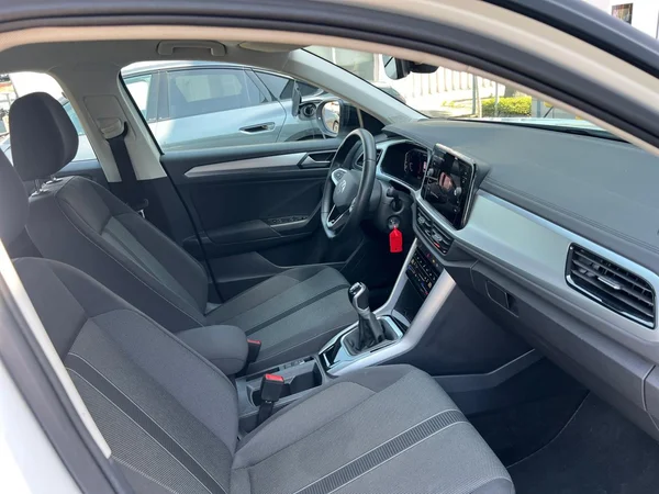 VOLKSWAGEN T-Roc (2023) — foto 15 van 24