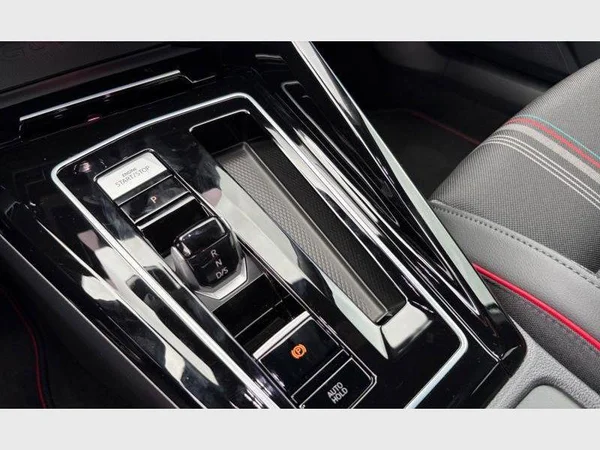 VOLKSWAGEN Golf VIII GTI (2026) — foto 18 van 29