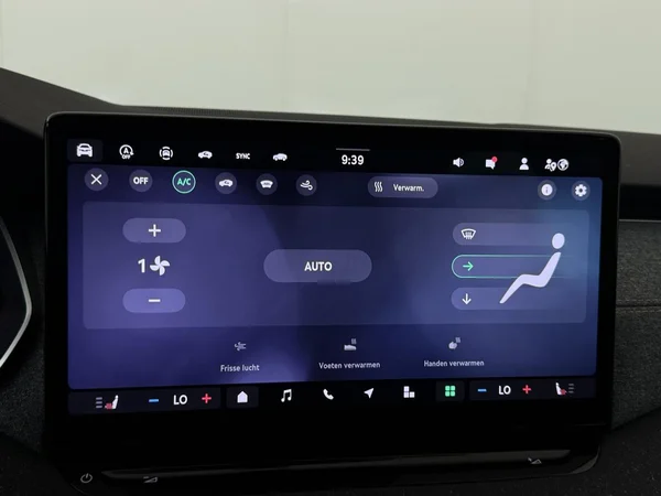 SKODA Octavia Combi (2025) — foto 9 van 19