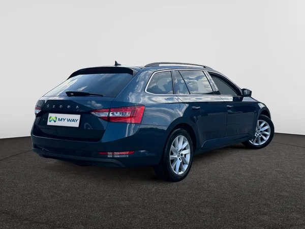 SKODA Superb Combi (2022) — foto 12 van 23