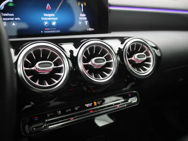 Mercedes-Benz A-Klasse (2020) — foto 8 van 38