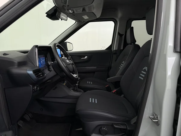 FORD TOURNEO COURIER (2025) — foto 2 van 27