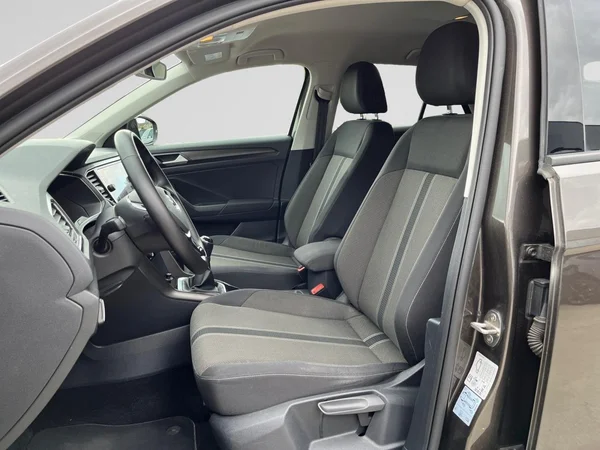VOLKSWAGEN T-Roc (2020) — foto 18 van 22