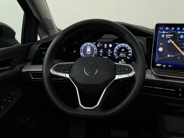VOLKSWAGEN Golf Variant (2025) — foto 14 van 30