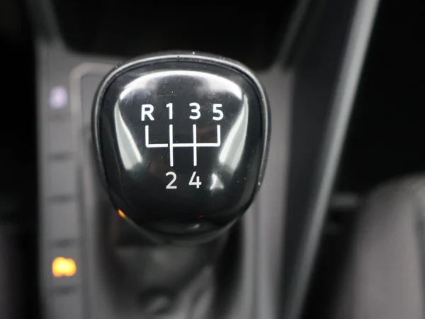 VOLKSWAGEN Polo (2023) — foto 9 van 28