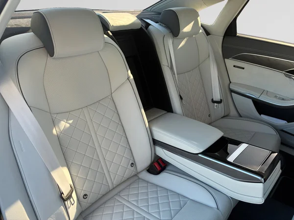 AUDI S8 (2025) — foto 10 van 24