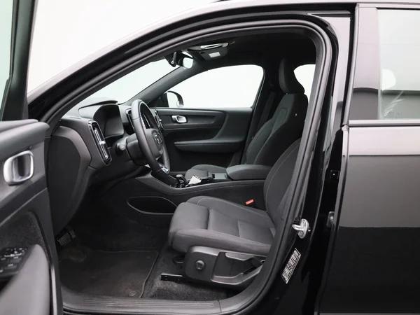 Volvo XC40 (2023) — foto 39 van 39