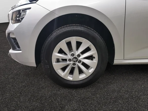 SKODA Kamiq (2026) — foto 10 van 15