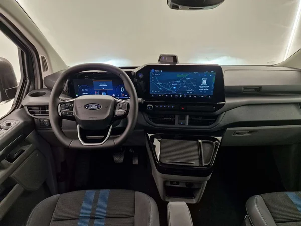 Ford Transit Custom — foto 11 van 15