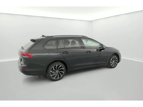 VOLKSWAGEN Golf VIII SW (2024) — foto 26 van 34