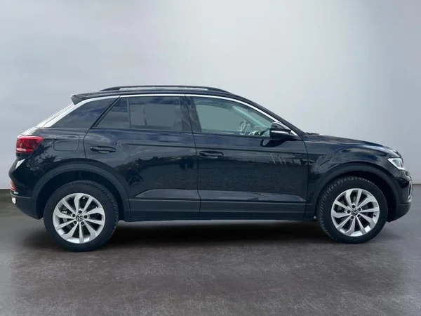 VOLKSWAGEN T-Roc (2022) — foto 29 van 31
