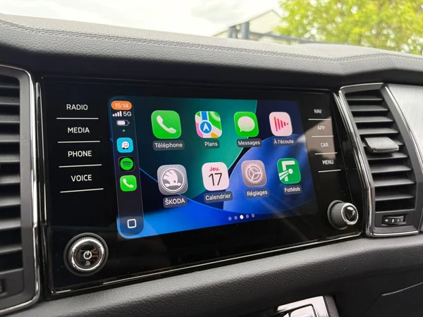 SKODA Kodiaq (2023) — foto 10 van 21