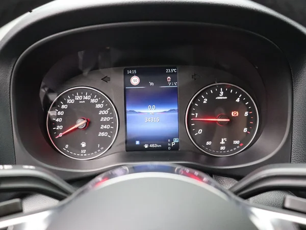 Mercedes-Benz Vito (2025) — foto 3 van 26