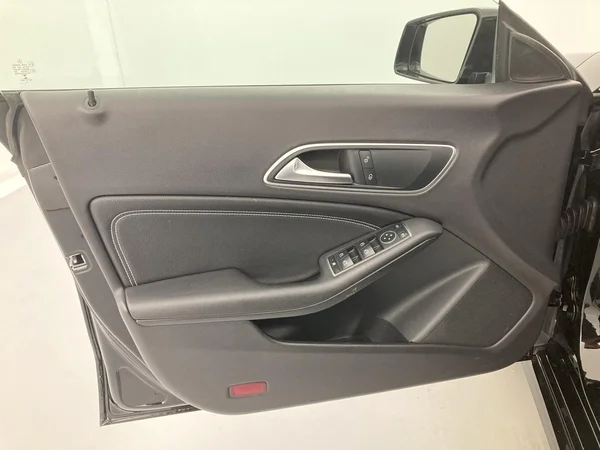 MERCEDES-BENZ CLA 200 (2019) — foto 30 van 36