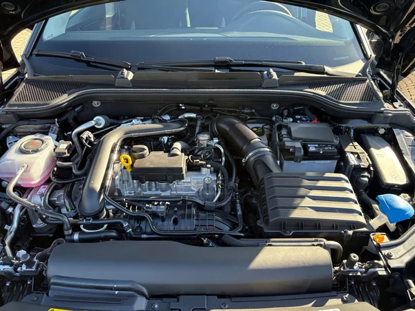 SKODA Kamiq (2026) — foto 2 van 24