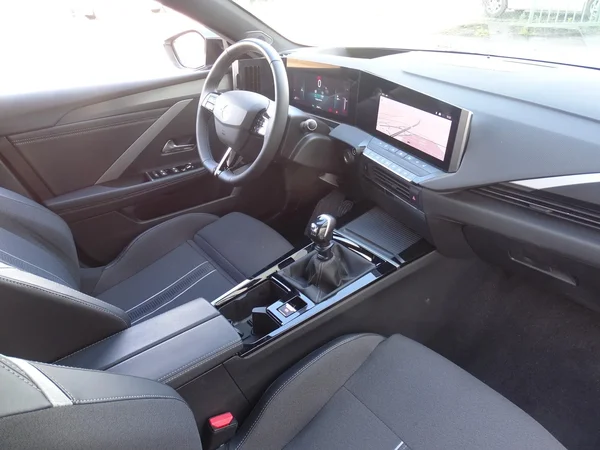 Opel Astra (2025) — foto 17 van 26