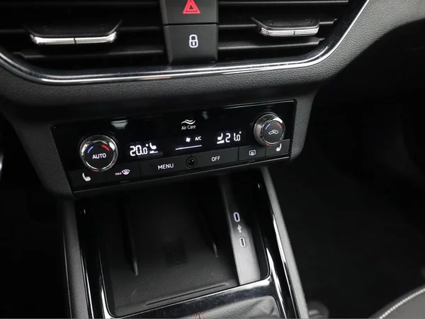 SKODA Kamiq (2022) — foto 10 van 22