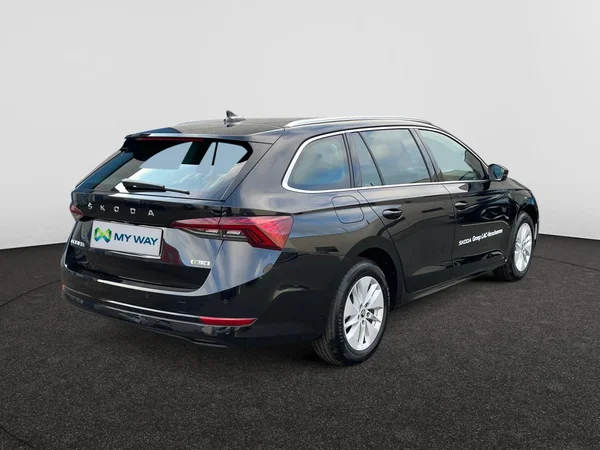 SKODA Octavia Combi (2024) — foto 14 van 20