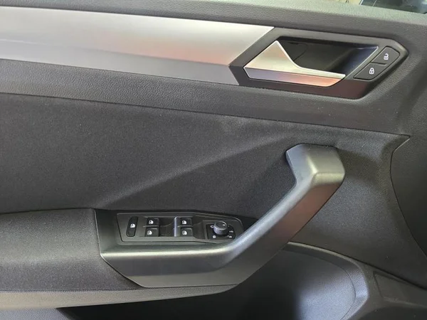 VOLKSWAGEN T-Roc (2022) — foto 16 van 29