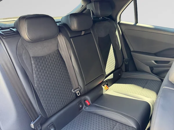 VOLKSWAGEN T-Roc (2025) — foto 6 van 16