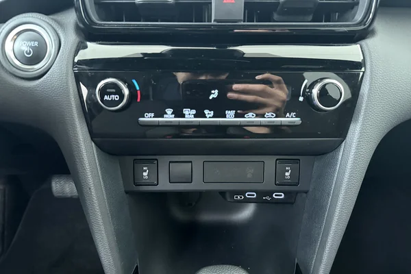 Toyota Yaris Cross Hybrid (HEV) (2025) — foto 9 van 18