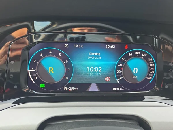 VOLKSWAGEN Golf VIII SW (2023) — foto 6 van 24