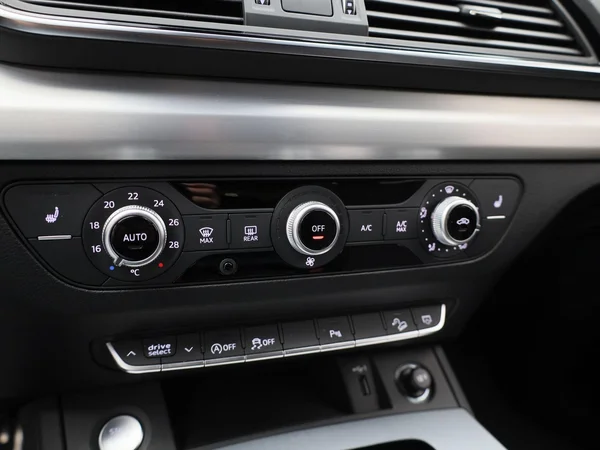 Audi Q5 (2023) — foto 21 van 44