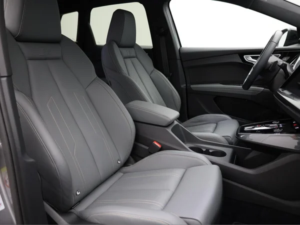 AUDI Q4 e-tron (2024) — foto 21 van 26