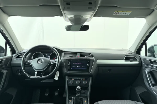 Volkswagen Tiguan (2018) — foto 22 van 22