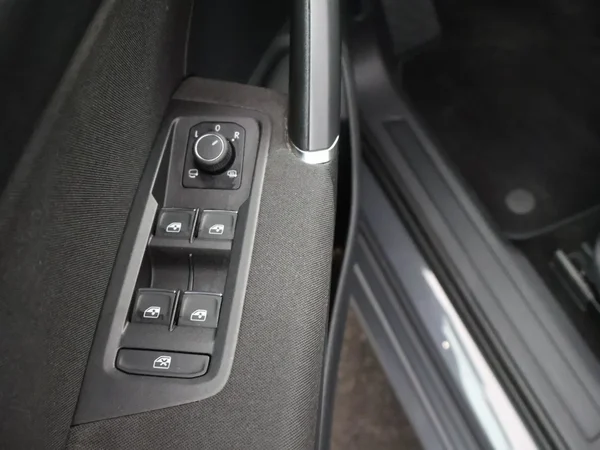 Volkswagen Touran (2021) — foto 13 van 30