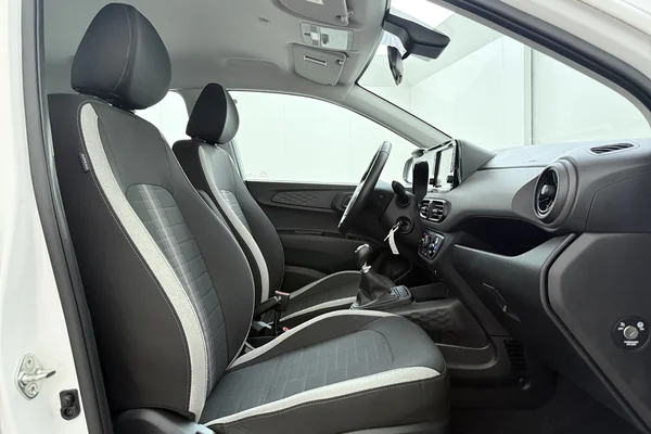 Hyundai i10 (2024) — foto 17 van 19