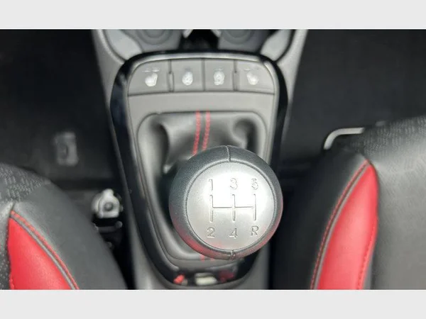Kia PICANTO (2024) — foto 10 van 27