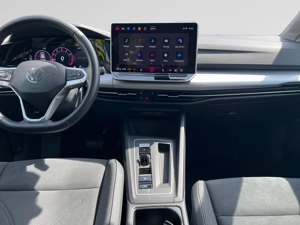 VOLKSWAGEN Golf VIII (2026) — foto 12 van 24