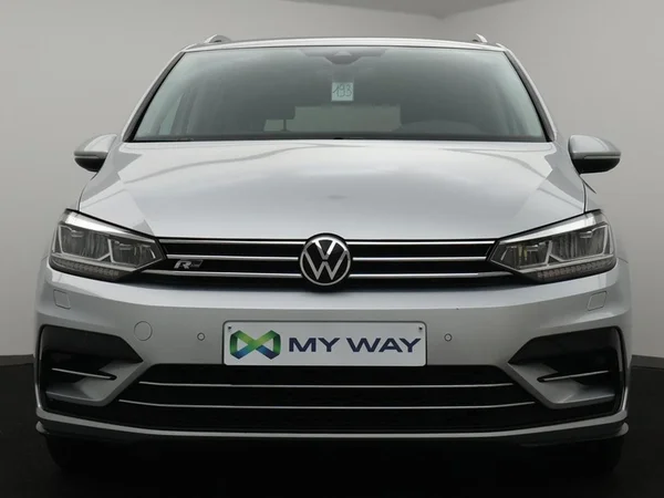 VOLKSWAGEN Touran (2022) — foto 12 van 29
