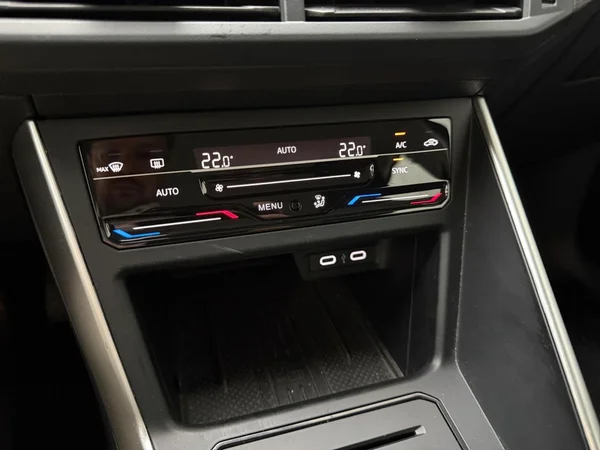 VOLKSWAGEN Polo (2025) — foto 2 van 16