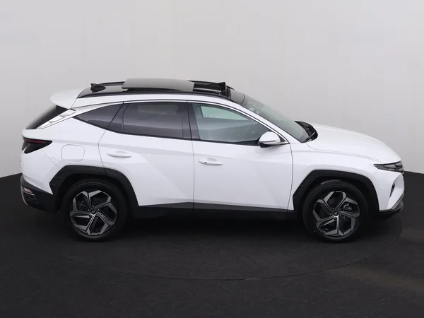 HYUNDAI Tucson (2022) — foto 29 van 33