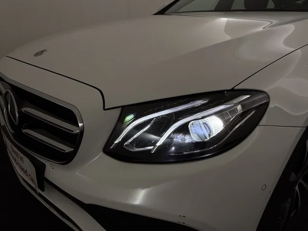 MERCEDES E 300 (2020) — foto 25 van 31