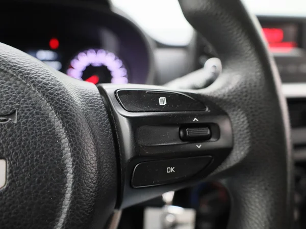 Kia Picanto (2023) — foto 10 van 32