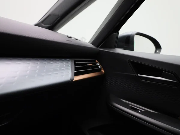 CUPRA Born (2022) — foto 18 van 47