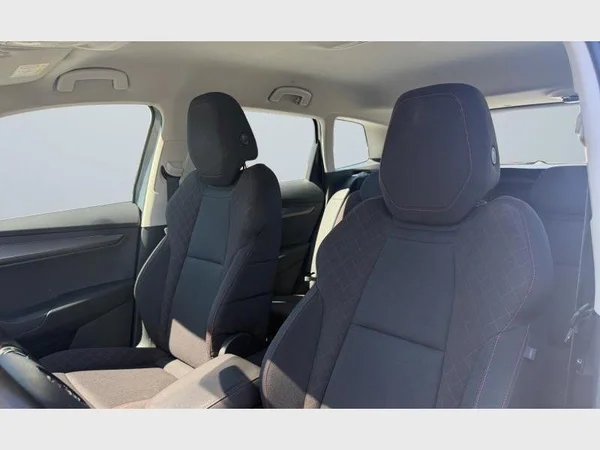 Skoda KAROQ (2018) — foto 29 van 29