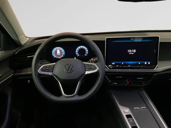 VOLKSWAGEN Passat SW (2025) — foto 2 van 24