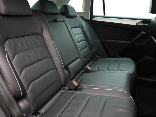 VOLKSWAGEN Tiguan (2019) — foto 21 van 21