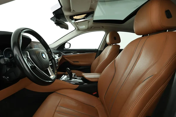 BMW 5-serie (2017) — foto 16 van 16