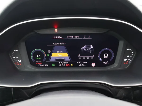 AUDI Q3 PHEV (2023) — foto 11 van 26