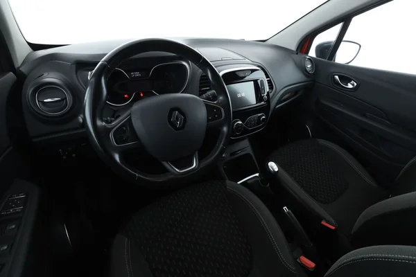 Renault Captur (2018) — foto 2 van 16