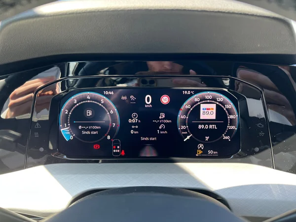 VOLKSWAGEN Golf VIII (2026) — foto 6 van 24