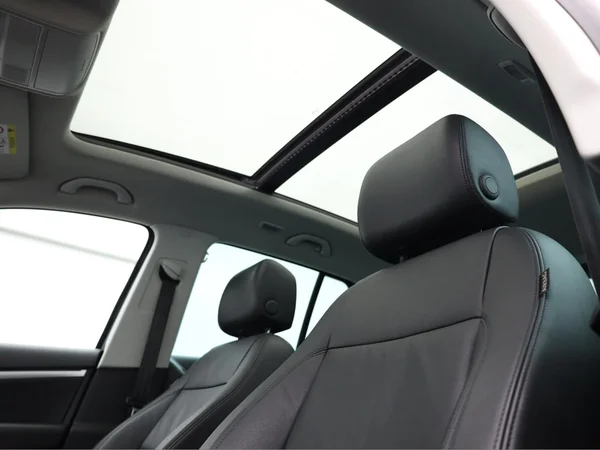 VOLKSWAGEN Tiguan (2016) — foto 5 van 20