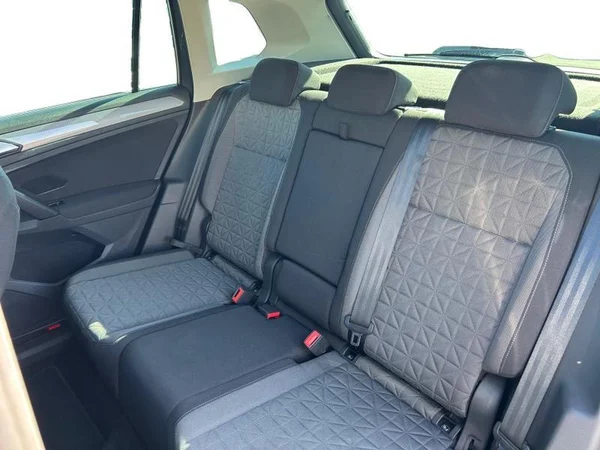 VOLKSWAGEN Tiguan Dsl (2022) — foto 2 van 31