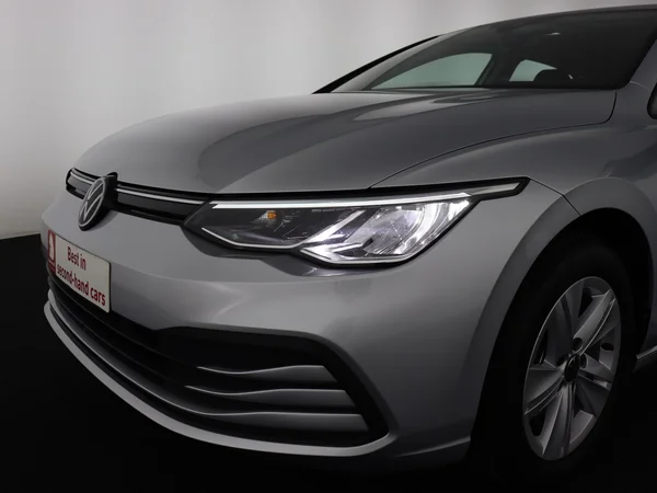 VOLKSWAGEN Golf (2024) — foto 20 van 27