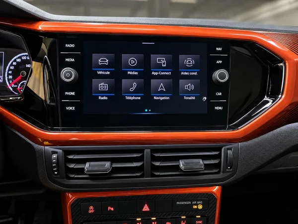 VOLKSWAGEN T-Cross (2020) — foto 3 van 14